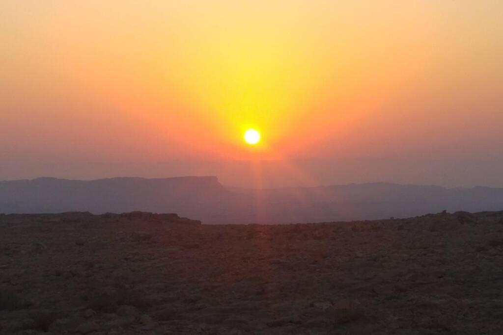 הבית ליד המצוק By The Cliff Mitzpe Ramon Exterior foto
