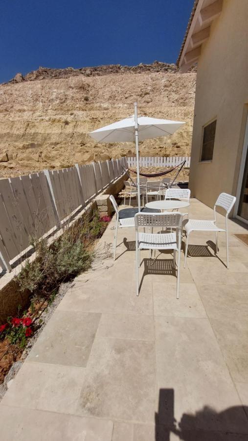 הבית ליד המצוק By The Cliff Mitzpe Ramon Exterior foto